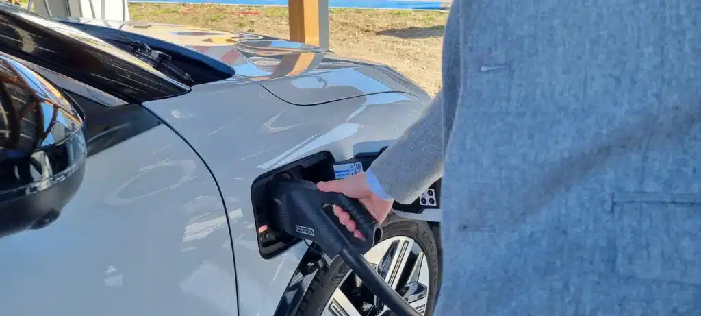 11. Équipement D’IRVE (Infrastructure De Recharge Pour Véhicules Électriques)(2)